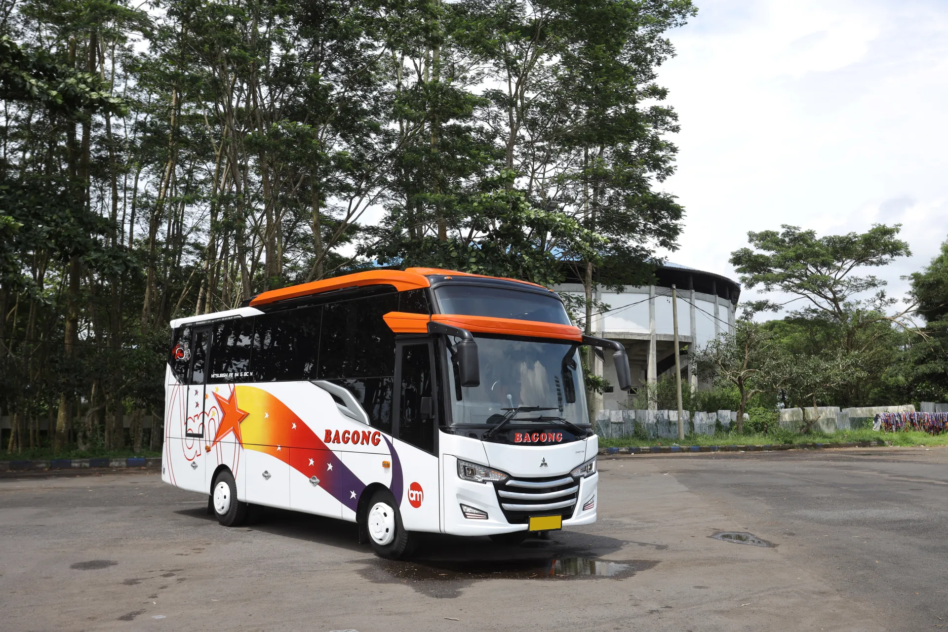 Medium Bus 4x2