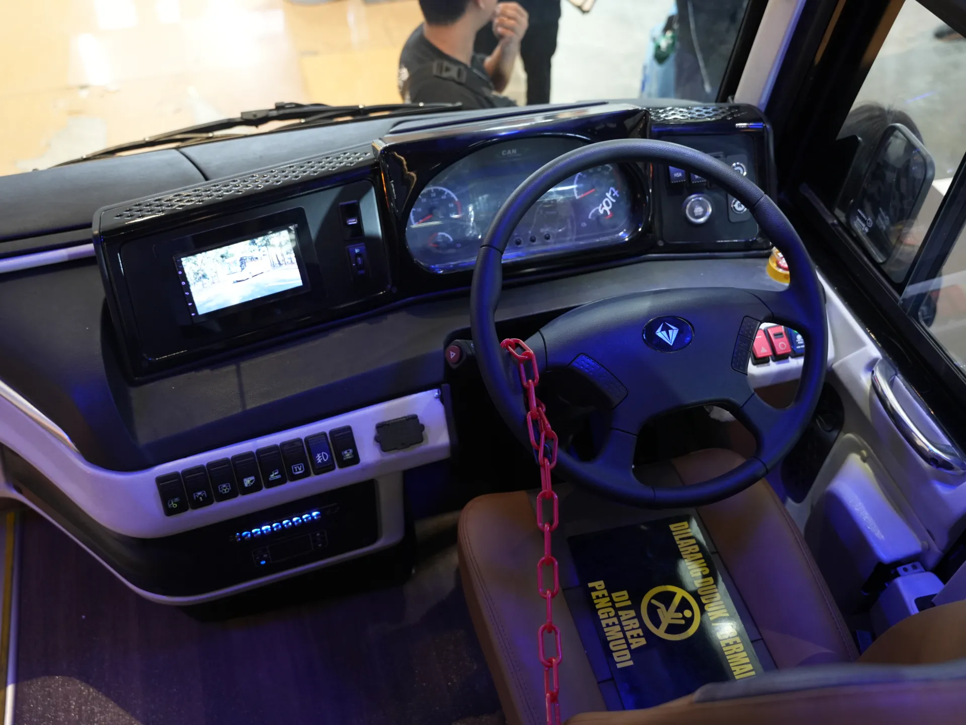 Dashboard bus
