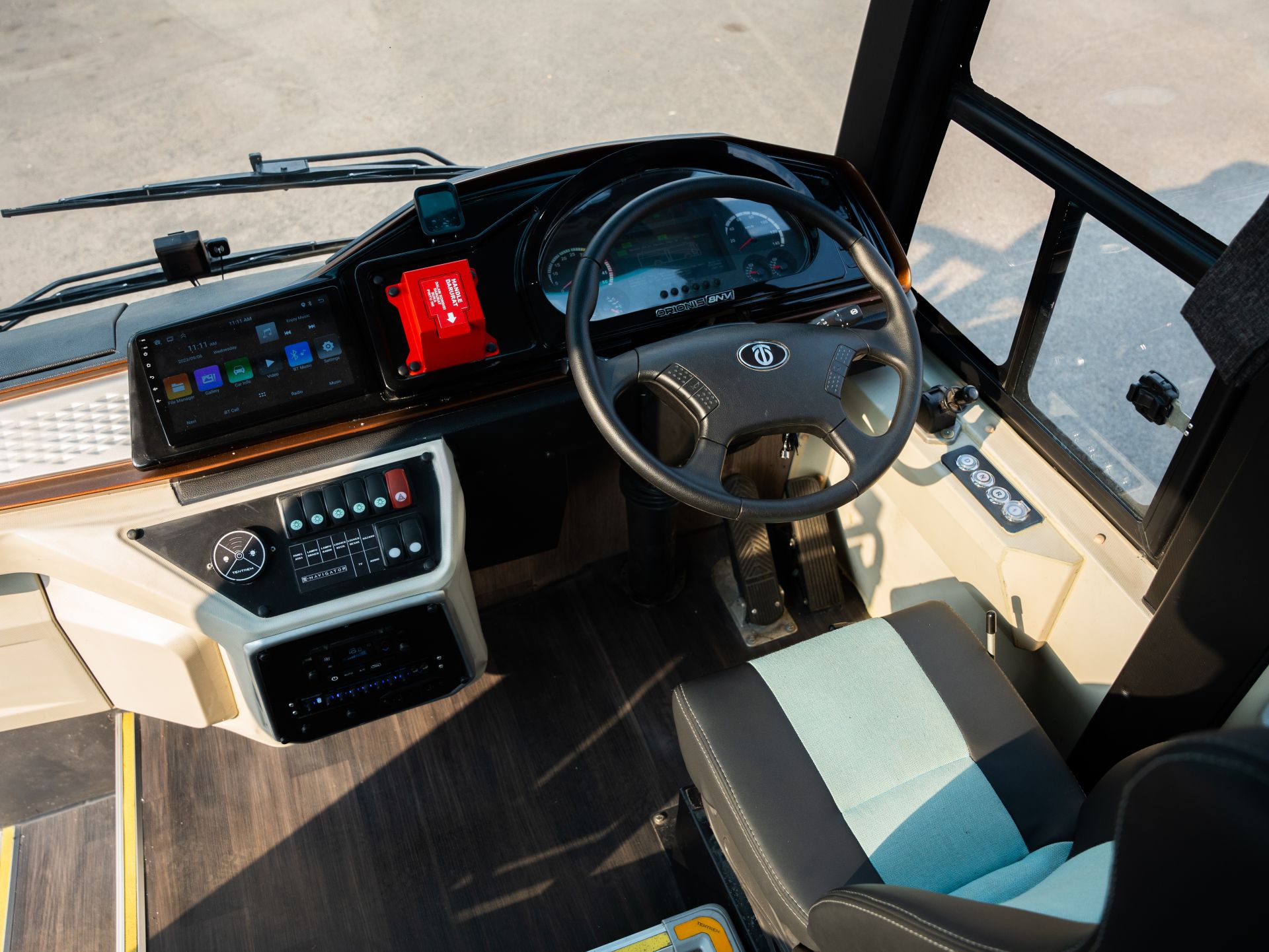 Dashboard bus